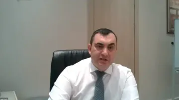 Роман Некрасов на конференции АСХОД (источник: скриншот экрана дилерской конференции «АСХОД»)