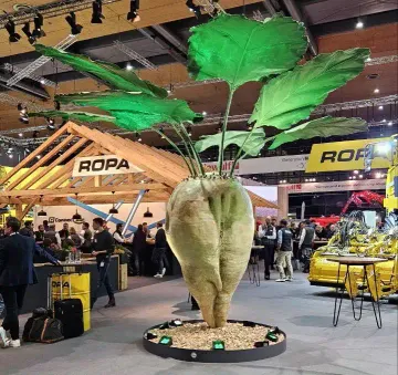 Большая сахарная свекла на стенде ROPA на выставке Agritechnica 2023 (источник: glavpahar.ru)