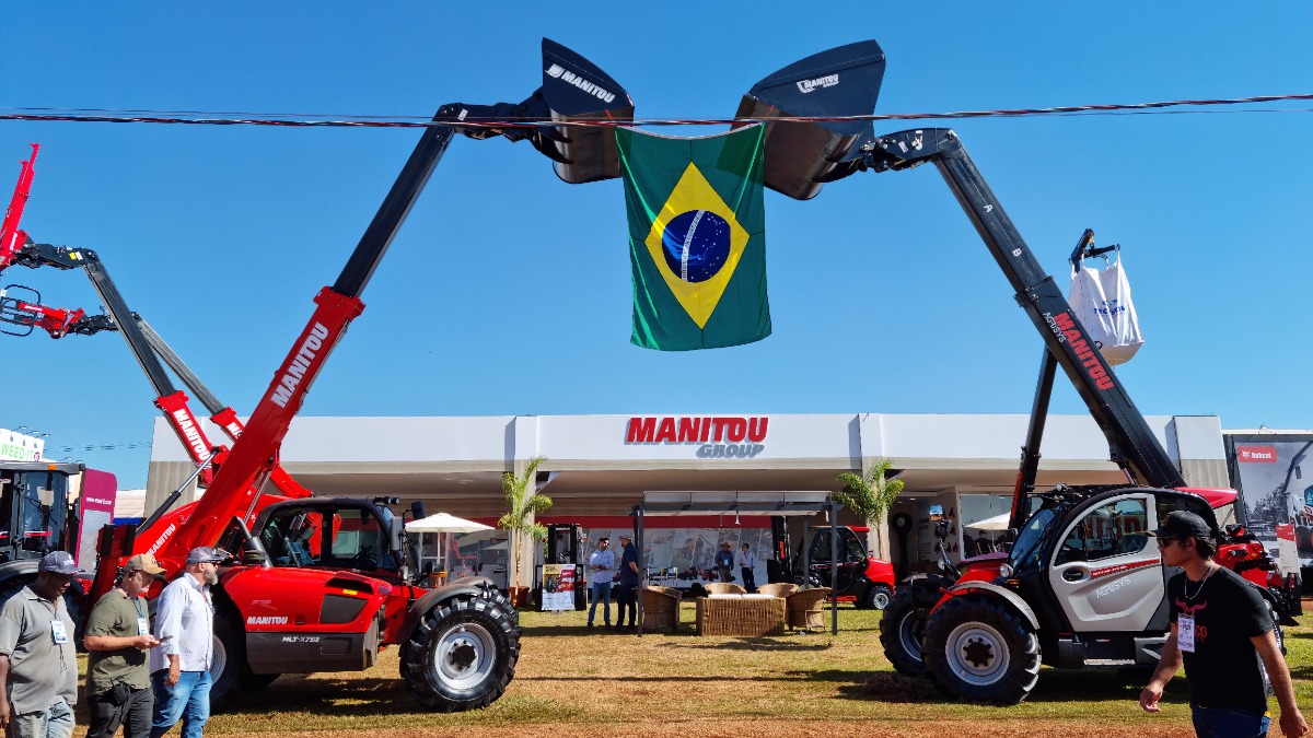 Яркие цвета бразильского карнавала агротехники на выставке Agrishow 2023 -  glavpahar.ru