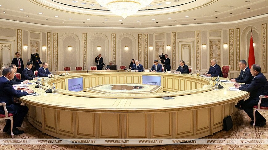 Расширенная встреча делегации из Мордовии с президентом Беларуси Александром Лукашенко (источник: belta.by)