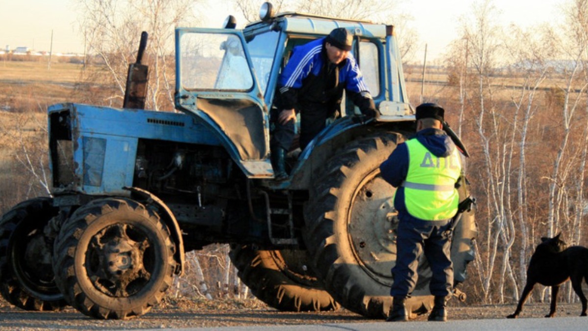 Управляющий трактором