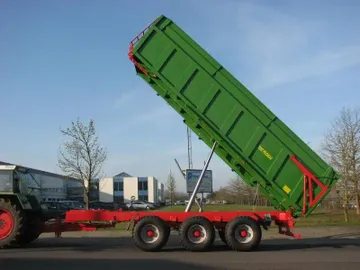 Прицеп-тридем Pronar T682 грузоподъемностью 21 тонна (источник: agrotehsfera.ru)