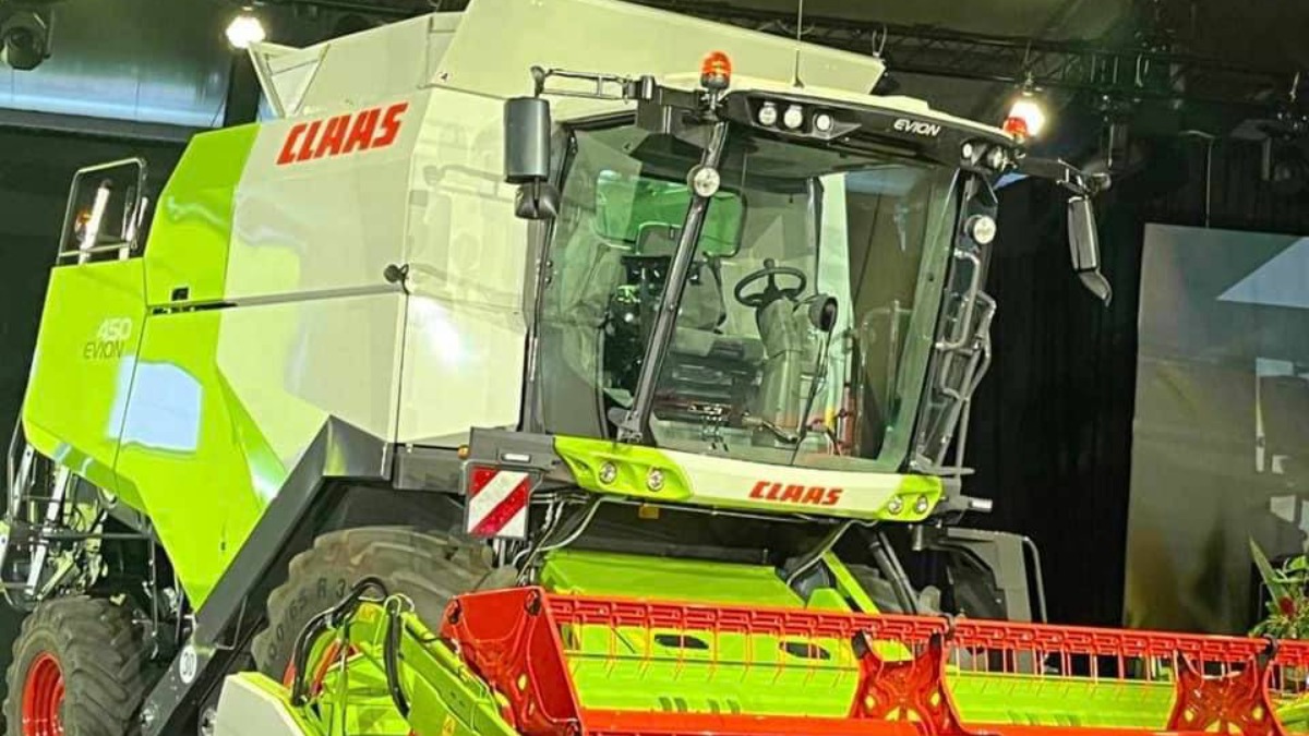 CLAAS Xerion 5000 расчистка снега