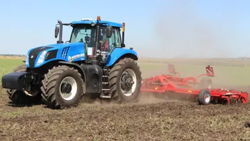 Трактор New Holland (фото иллюстративное)