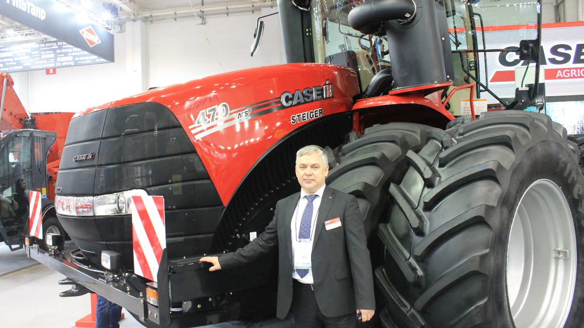 Директор CNH Industrial в Набережных Челнах Анфис САДРИЕВ и новый трактор Case IH Steiger 470 AFS Connect