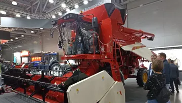 Китайский зерноуборочный комбайн Lovol GK-120 представлен на выставке АГРОСАЛОН 2022 в России