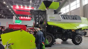 Новый зерноуборочный комбайн Zoomlion TF120 на «ТатАгроЭкспо-2023» в Казани