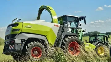 Прототип нового кормоуборочного комбайна CLAAS Jaguar 970