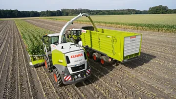 Кормоуборочный комбайн CLAAS Jaguar 940