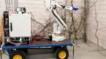 Новый многофункциональный садовый робот Next Fruit 4.0 от Agro Food Robotics
