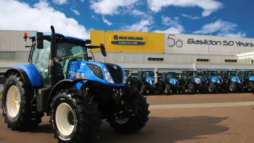 Серийная комплектация тракторов New Holland шинами Maxam