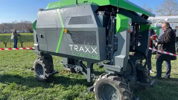 Прототип нового агроробота Traxx Concept H2 от Exxact Robotics