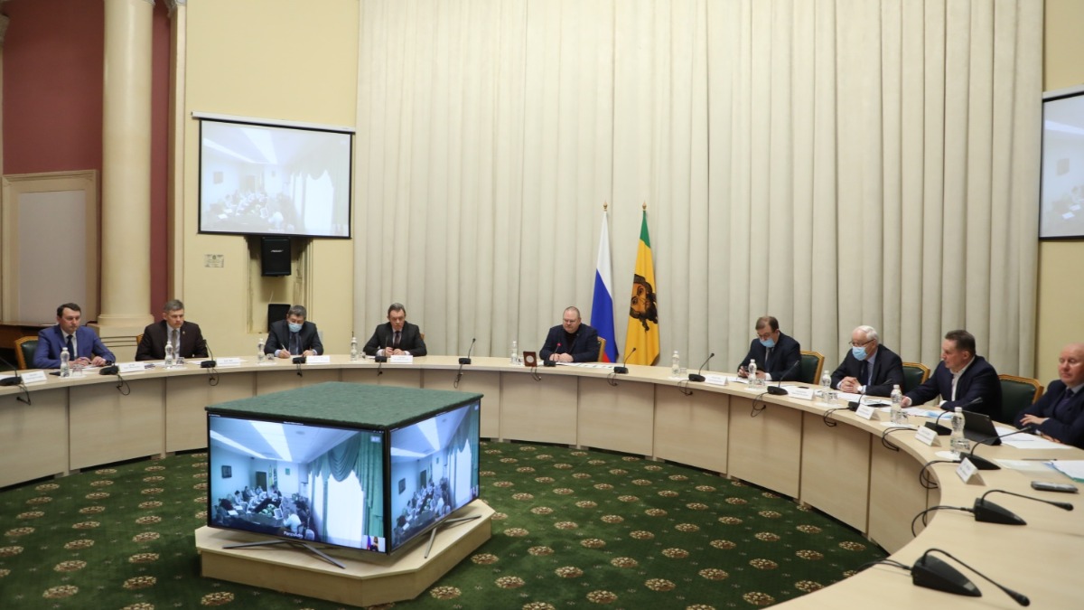 На полях Пензенской области могут появиться свеклоуборочные комбайны из Беларуси