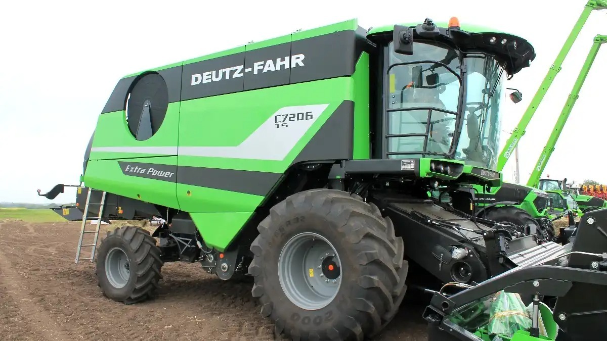 От Курска до Алтая: как работают комбайны DEUTZ-FAHR C7206 TS? -  glavpahar.ru