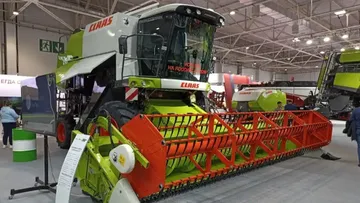 Зерноуборочный комбайн CLAAS DOMINATOR 370