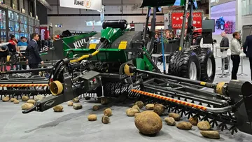 Камнеуборочная машина Kivi-Peka на выставке Agritechnica 2023