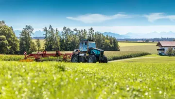 Новый электротрактор Tadus представят на выставке Agritechnica 2023