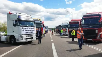 Майская блокада дороги к границе с Украиной польскими грузоперевозчиками: тогда это была предупредительная акция протеста