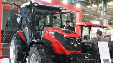 Новый трактор Hattat T4 125 на выставке EIMA-2022 в Италии
