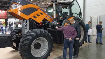Трактор ENSIGN YX 2404-N на выставке АГРОСАЛОН 2022