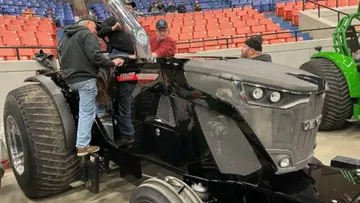 Команда гонщиков Never Giving Up Pulling готовит первый серийный Fendt 942 Vario Pro Stock к соревнованиям