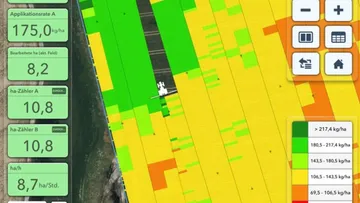 Приложение FieldView Cab, визуализирующее скорость с каждой стороны (слева), применяемое Amazone ZA-TS и показанное на AmaTron4 (справа)