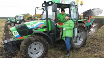 Сергей и Елена Захаровы из Пензенской области на российском отборочном этапе 67-го Чемпионата Мира по пахоте в Мордовии