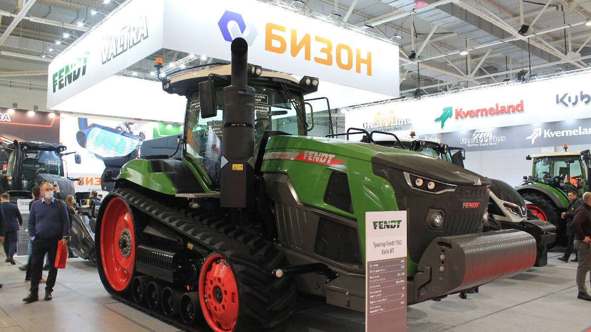 Первый в России гусеничный трактор Fendt 1100 Vario MT с бесступенчатым приводом на выставке ЮГАГРО-2021