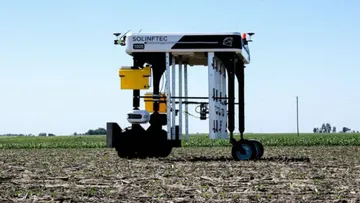 Новый робот-опрыскиватель Solinftec Solix Sprayer для обнаружения и опрыскивания сорняков
