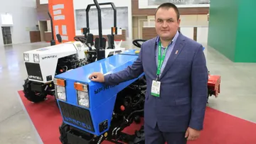 Алексей Ермачков — инженер ООО Трактор на выставке «Золотая осень-2021»
