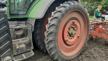 Демонстрационный показ шин для сельхозтехники в ГК «Прогресс Агро»