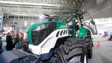 Трактор Weichai Lovol CVT серии P2404-7V на национальной выставке в Китае
