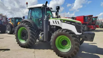 Новая линейка китайских тракторов RMX AGRO: на фотографии трактор RMX AGRO 264A