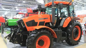 Демонстрационный показ трактора HX Smart 2204 на Интерагромаш 2024 выставке 