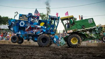 Бои на старых комбайнах Combine Demolition Derby 2023