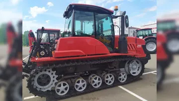Гусеничный трактор BELARUS 2103 для работ общего назначения на переувлажненных почвах