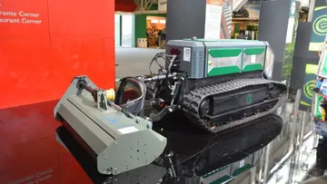 Гусеничный робот-трактор Earth Automations DooD