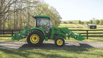 Новый трактор John Deere серии 4075R