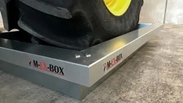 Специальный ящик-бокс для колес комбайнов и тракторов в целях защиты сельхозтехники от мышей и грызунов
