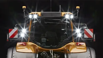 Новое удобное освещение для тракторов Valtra