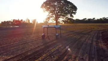 Новый сельскохозяйственный робот Crop Scout на солнечных батареях