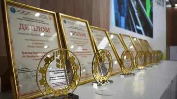  Названы победители конкурса-опроса на звание Лучшей сельхозмашины 2023 года по номинациям в России: главные награды и призы