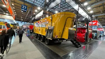 Новый кормосмеситель Peecon 2200 CF на EuroTier-2024