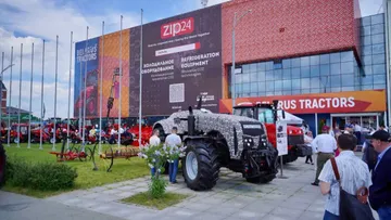 Роботизированный белорусский трактор 