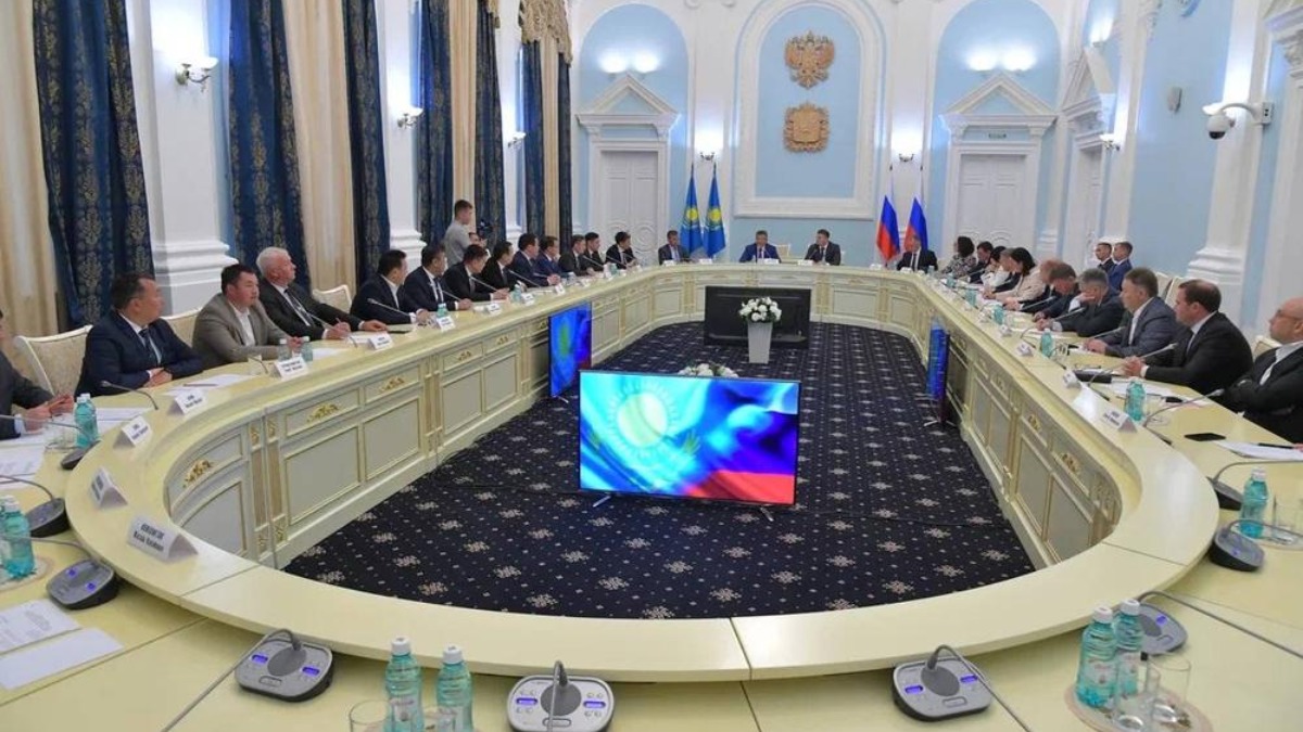 Власти Омской области и делегация из Казахстана обсудили этапы сотрудничества