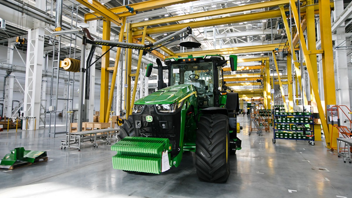 John Deere полностью остановил работу предприятия в Оренбурге - glavpahar.ru