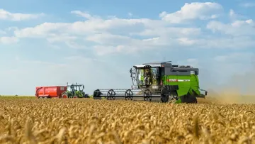 Зерноуборочный комбайн Fendt серии Corus 500 в работе