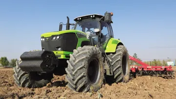 Zoomlion презентует новый для России трактор PL2304 на Золотой Ниве в Усть-Лабинске