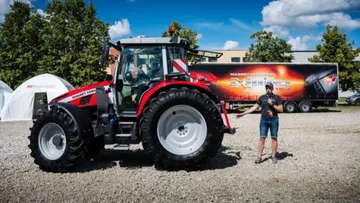 Трактор Massey Ferguson на MF eXperience Tour 2022