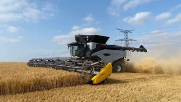 Победитель конкурса инноваций Agritechnica 2023 — комбайн New Holland 	— на уборке зерновых